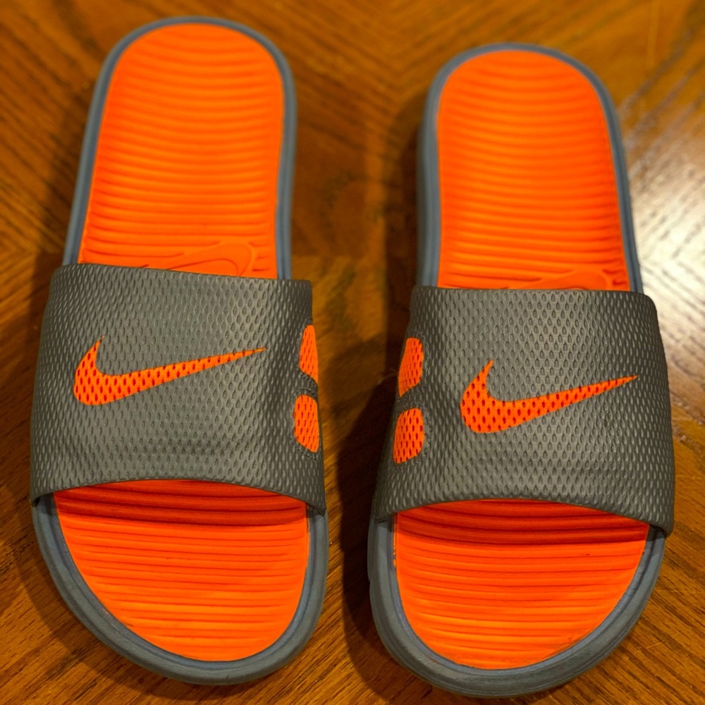 Nike slides